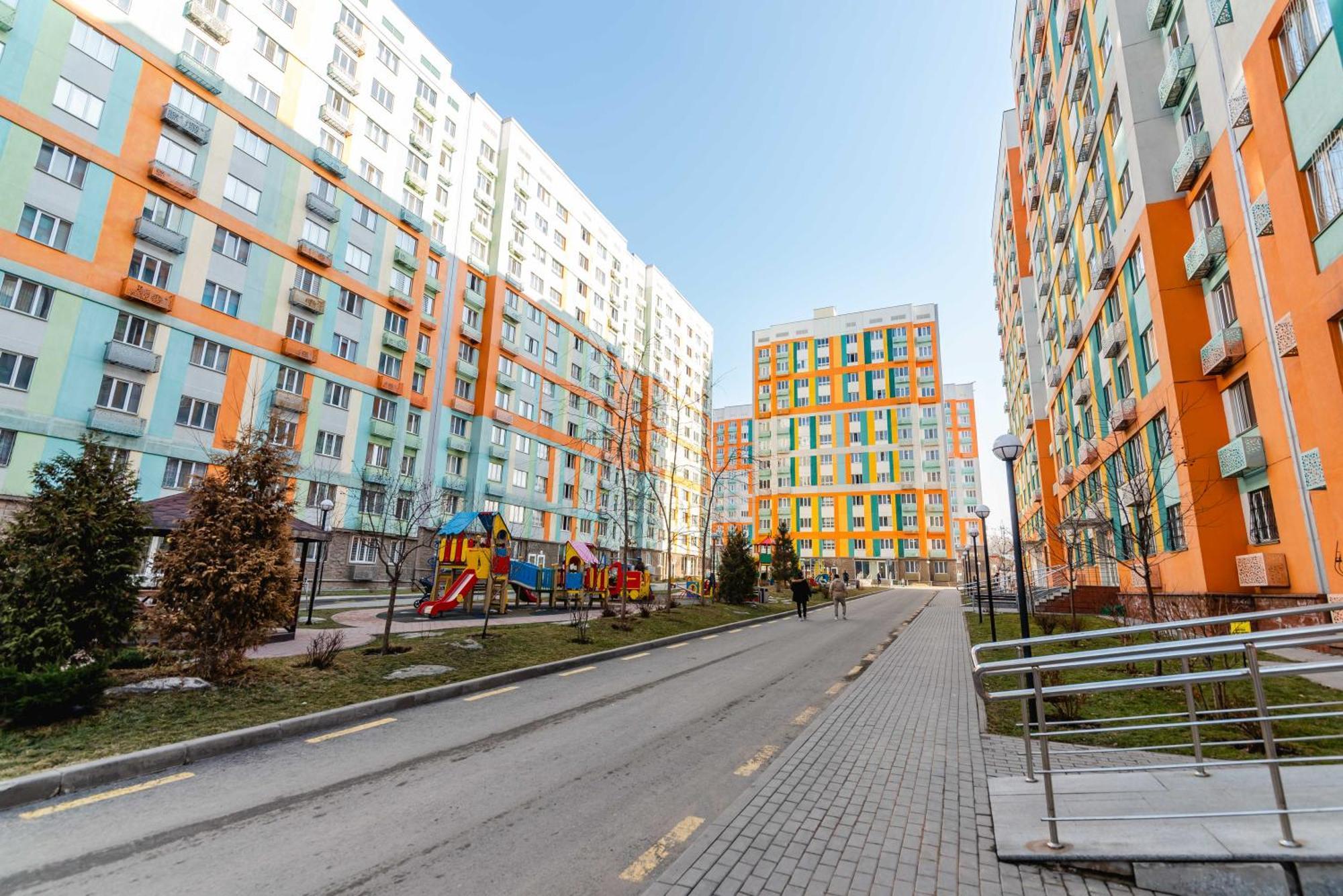 Akvarel Apartment Near Adk Almaty Exterior photo